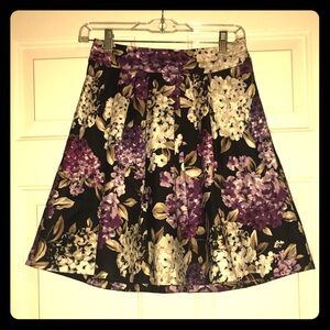 Beautiful White House Black Market Floral skirt